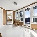 Rom I Loftsleilighet Med Utsikt